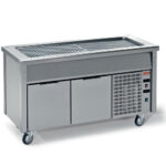 Element with refrigerated top on open cupboard + wheels