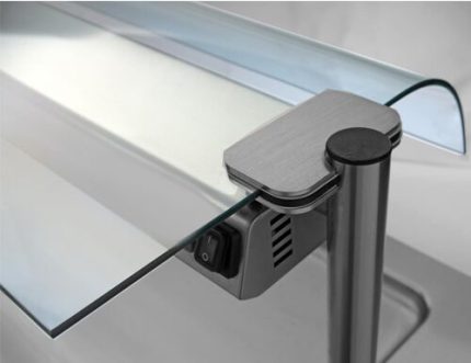 Paravan de protecție din sticlă, unilateral, cu poliță pentru tejghele încorporate - 2100 mm - pentru BA216, WA216, KA216, PA216 și EA216