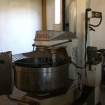 Malaxor Industrial cu Spirală și Cuvă Extractibilă 300 Kg Kosmitech